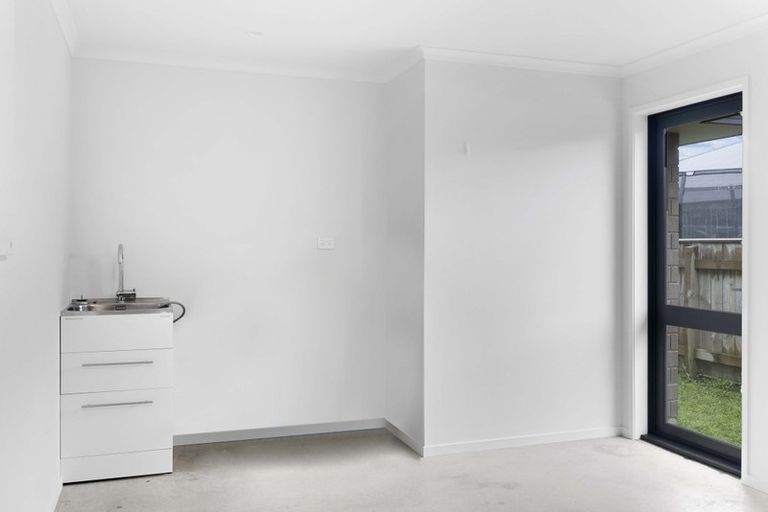 Photo of property in 10 Nukuroa Close, Waitara, 4320