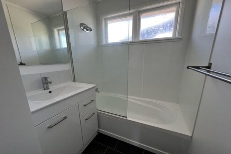 Photo of property in 2/21 Gardner Avenue, New Lynn, Auckland, 0600