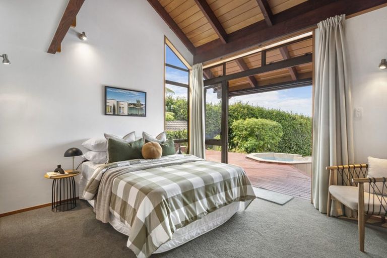 Photo of property in 106 Kowhai Road, Campbells Bay, Auckland, 0630