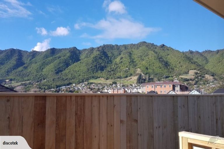 Photo of property in 5 Pohe Street, Waikanae, 5036