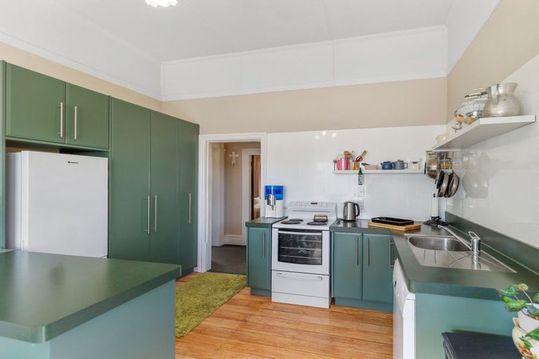 Photo of property in 39 Mako Mako Road, Levin, 5510