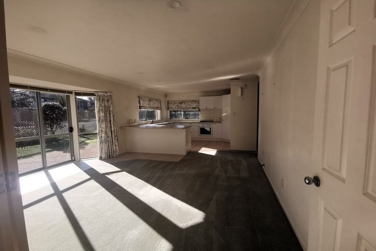 Photo of property in 6 Longford Park Drive, Takanini, 2112