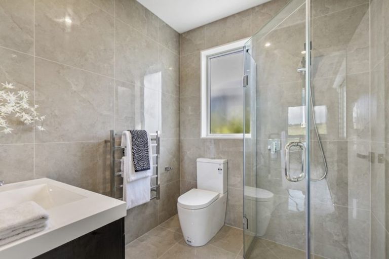 Photo of property in 17 Boocock Crescent, Orewa, 0931