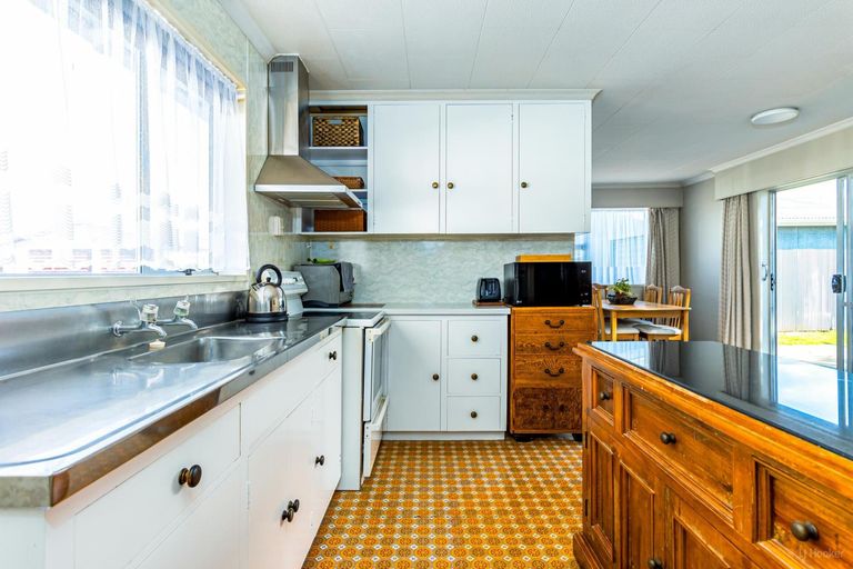 Photo of property in 76 Shearman Street, Waimate, 7924