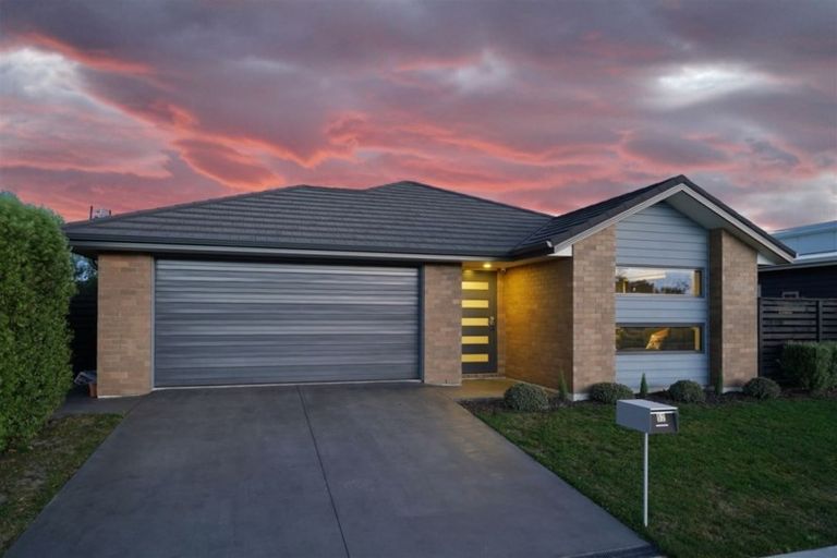 Photo of property in 52 Shillingford Boulevard, Rolleston, 7615