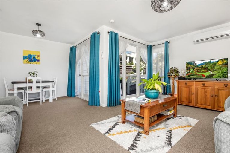 Photo of property in 3 Hamilton Drive, Waiuku, 2123