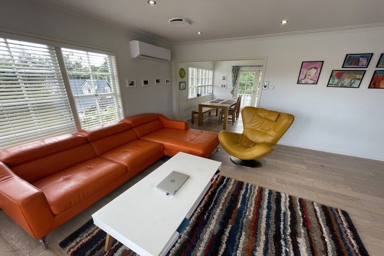 Photo of property in 16 Munstead Place, Hillcrest, Auckland, 0627