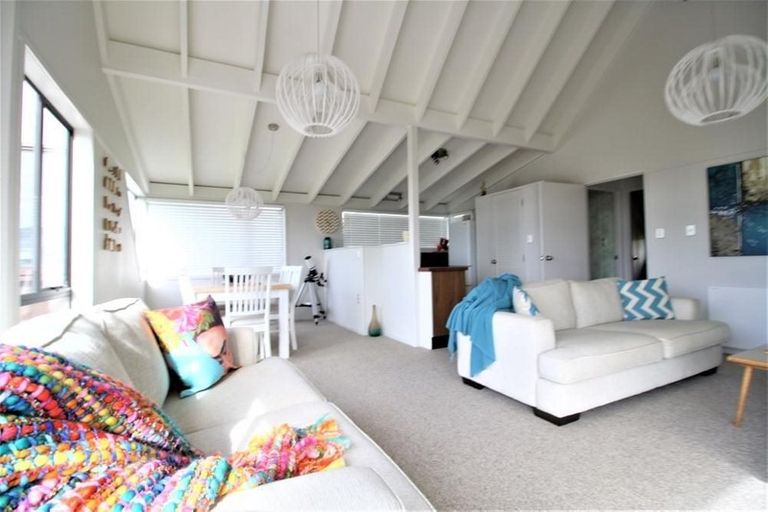 Photo of property in 11 Kon Tiki Road, Whiritoa, Whangamata, 3691