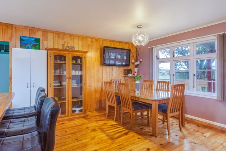 Photo of property in 639 Swanson Road, Swanson, Auckland, 0612