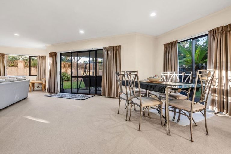 Photo of property in 45 Chieftain Rise, Goodwood Heights, Auckland, 2105