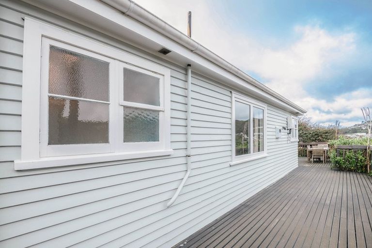 Photo of property in 94 Woodland Road, Johnsonville, Wellington, 6037