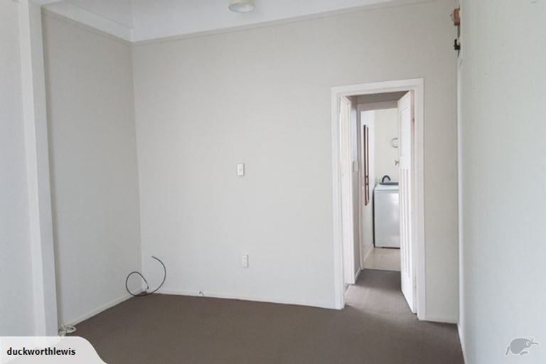 Photo of property in 11 Lawrence Street, Newtown, Wellington, 6021
