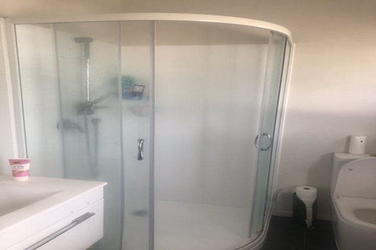 Photo of property in 102 Mangorei Road, Merrilands, New Plymouth, 4312