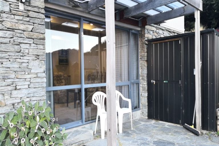 Photo of property in 1-3/1 Matakauri Place, Fernhill, Queenstown, 9300