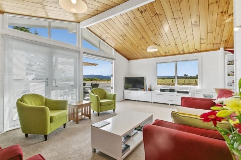 Photo of property in 2 Mahuta Road, Waitahanui, Taupo, 3378