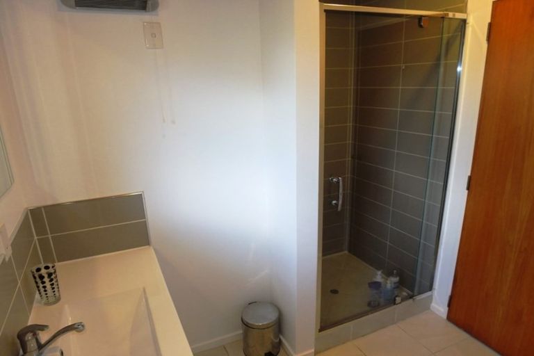 Photo of property in 2/30 Lees Road, Strowan, Christchurch, 8052