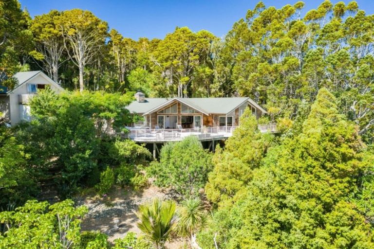 Photo of property in 467 Heatley Road, Whakapirau, Maungaturoto, 0583