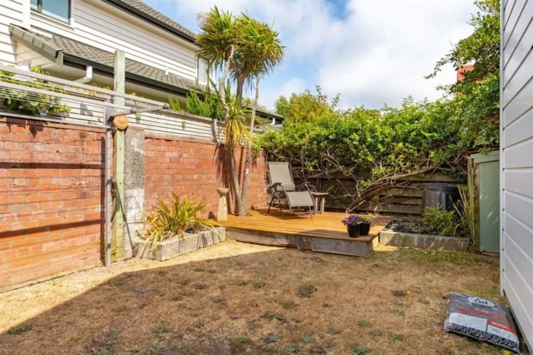 Photo of property in Princeton Gardens, 12/58 Cuba Street, Petone, Lower Hutt, 5012