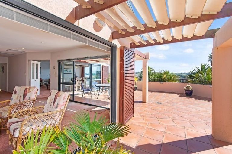 Photo of property in 9 Lamia Place, The Gardens, Auckland, 2105