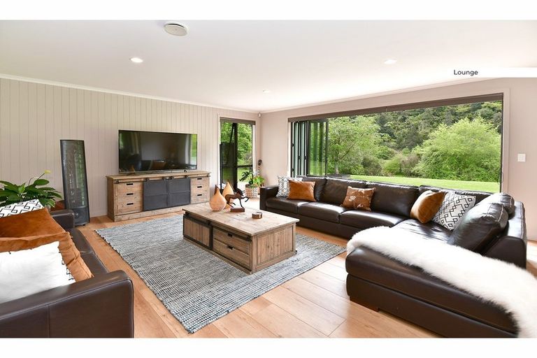 Photo of property in 257 Upper Waiwera Road, Puhoi, Silverdale, 0994