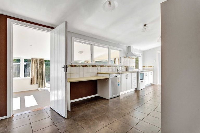 Photo of property in 18 Olivia Street, Stratford, 4332