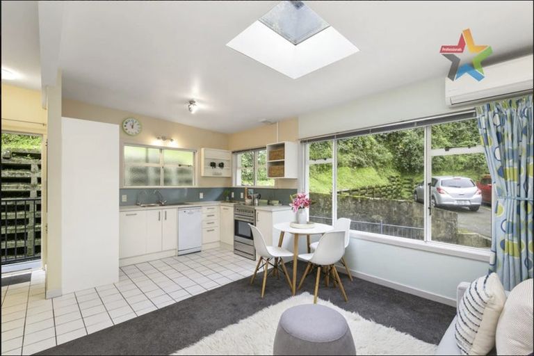 Photo of property in Parkland Flats, 12/51 Adams Terrace, Kelburn, Wellington, 6021