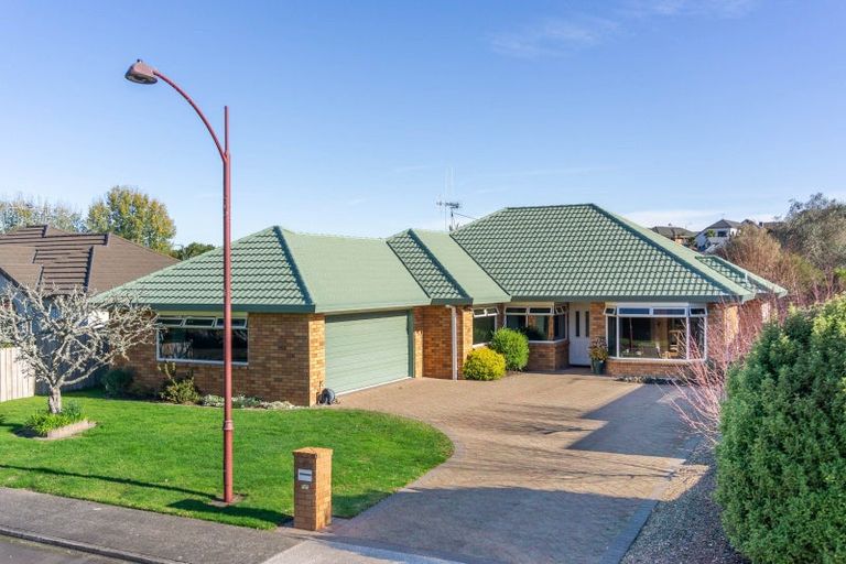 Photo of property in 15 Roderick Place, Rototuna, Hamilton, 3210