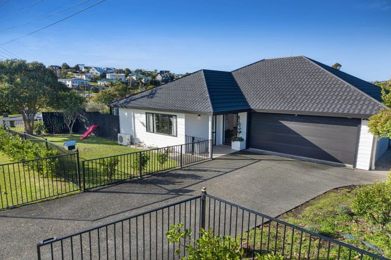 Photo of property in 1/2 Langton Road, Stanmore Bay, Whangaparaoa, 0932