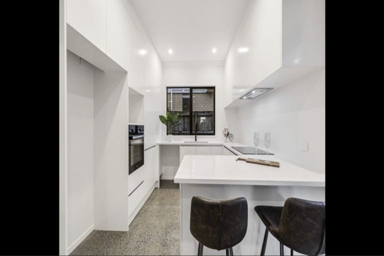 Photo of property in 118b Kervil Avenue, Te Atatu Peninsula, Auckland, 0610