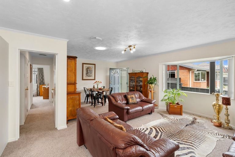 Photo of property in 6 Surrey Lane, Levin, 5510