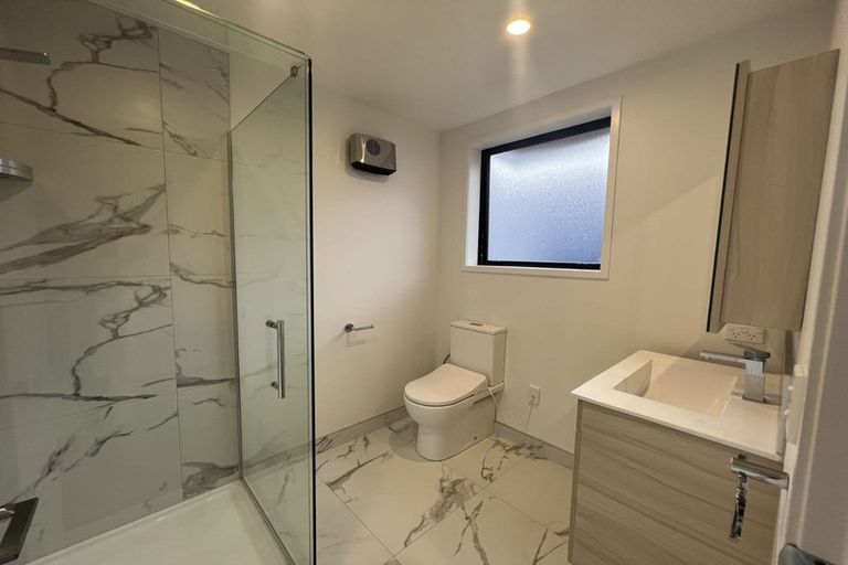 Photo of property in 4/10 Yeovil Road, Te Atatu Peninsula, Auckland, 0610