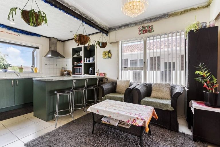 Photo of property in 5 Mail Avenue, Weymouth, Auckland, 2103
