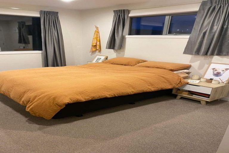 Photo of property in 70 Headland Drive, Long Bay, Auckland, 0630