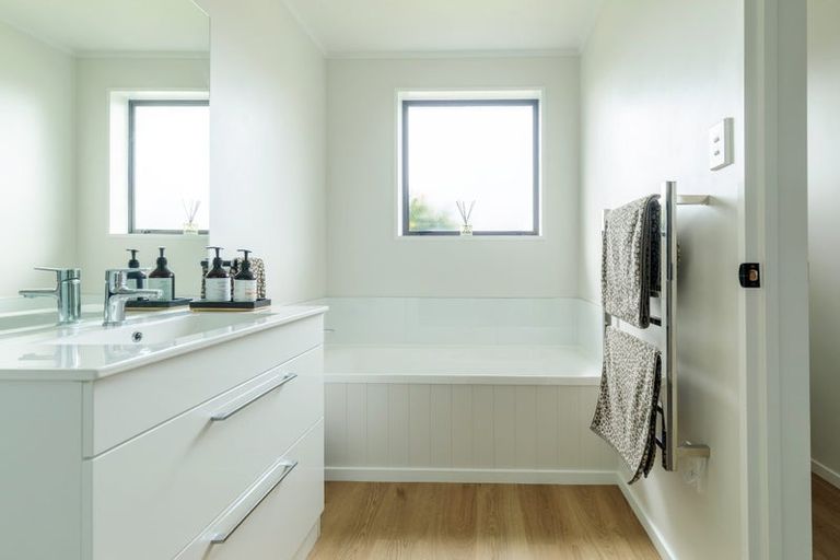 Photo of property in 2 Maple Lane, Tinwald, Ashburton, 7700