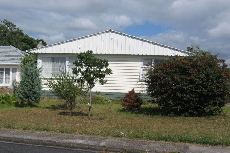 Photo of property in 14 Albert Road, Kelston, Auckland, 0602