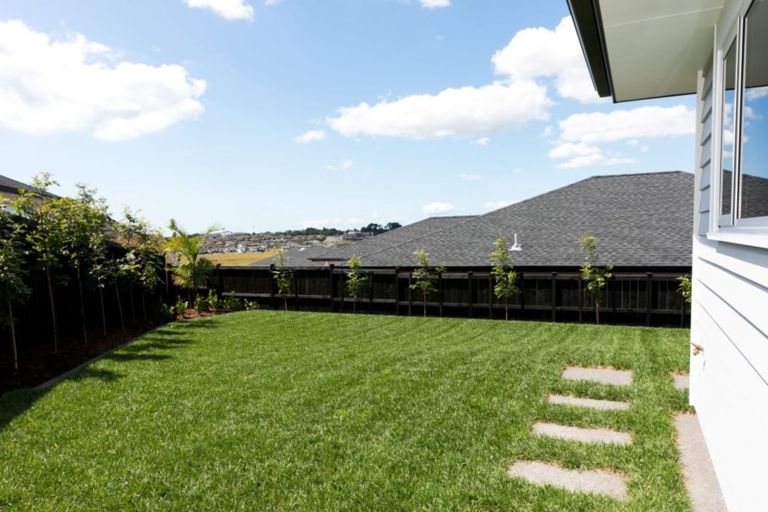 Photo of property in 5 Frontiere Lane, Silverdale, 0932