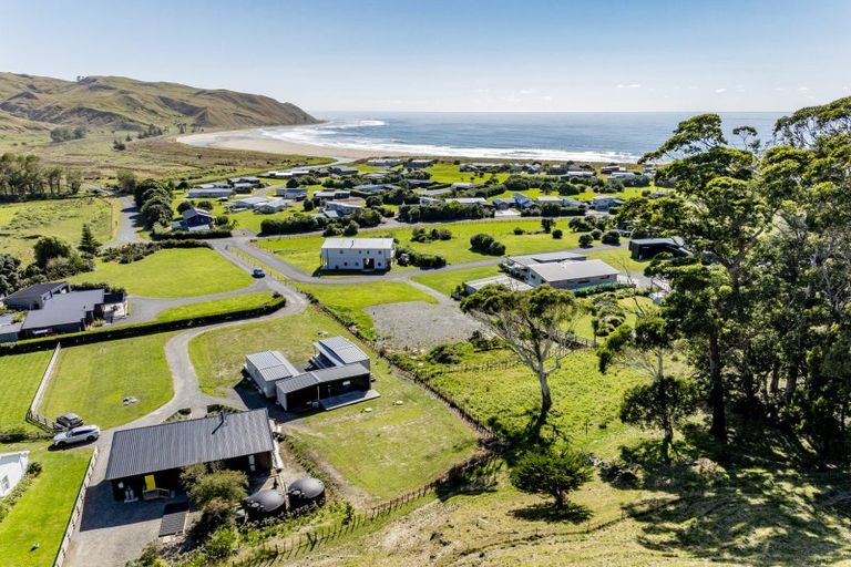 Photo of property in 4a Shoal Beach Road, Aramoana, Omakere, 4271