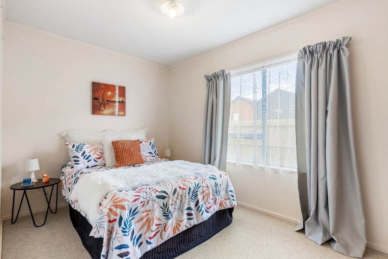 Photo of property in 2/19 Ambler Avenue, Glen Eden, Auckland, 0602