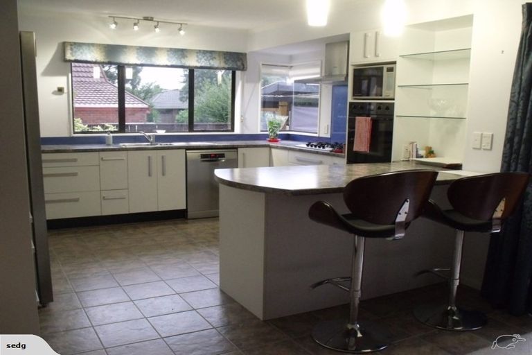 Photo of property in 6 Saint James Court, Paraparaumu, 5032