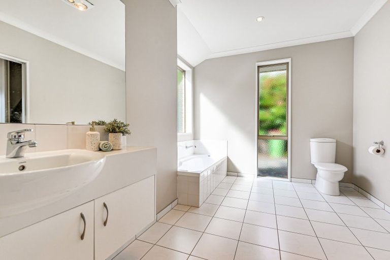 Photo of property in 42 Heathfield Avenue, Huntington, Hamilton, 3210