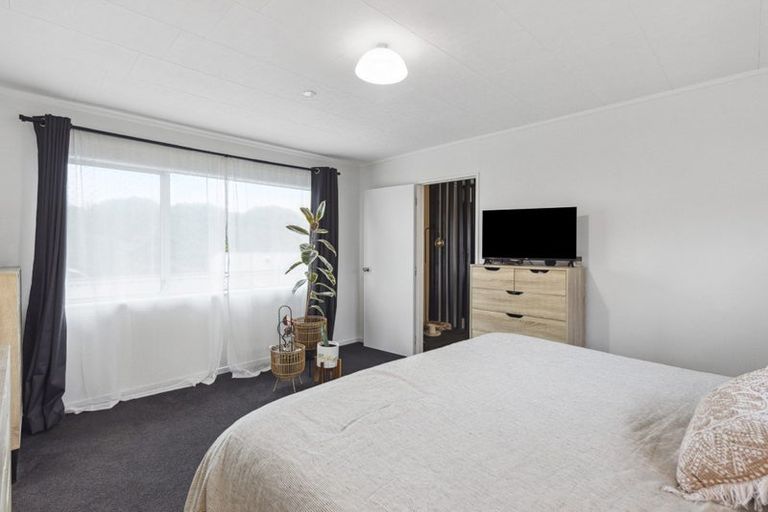 Photo of property in 14 Cypress Grove, Paraparaumu, 5032