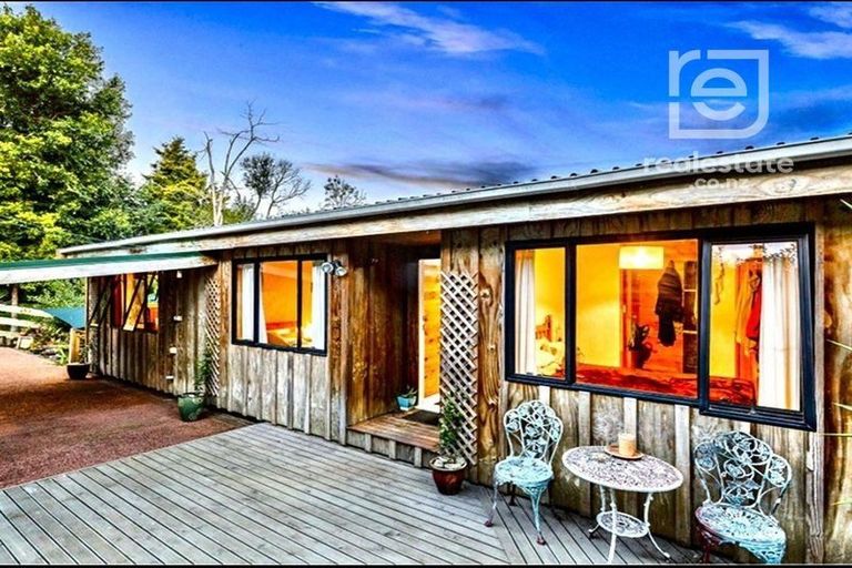 Photo of property in 55 Don Buck Road, Massey, Auckland, 0614