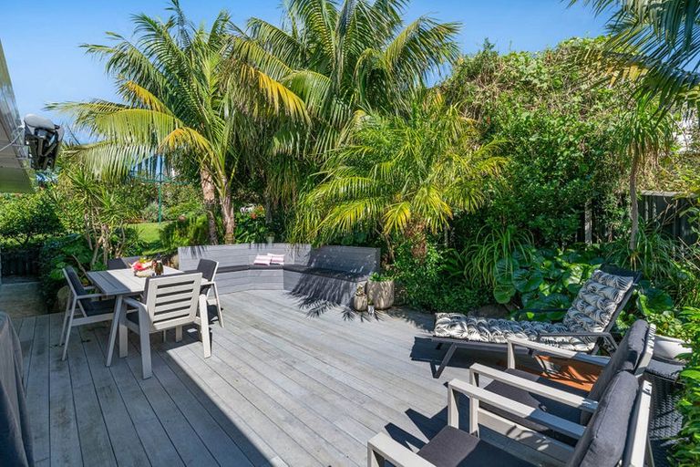 Photo of property in 19 Kahurangi Place, Snells Beach, 0920