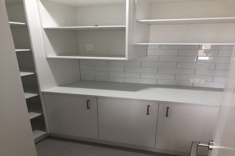 Photo of property in 9 Davey Crescent, Orewa, 0931