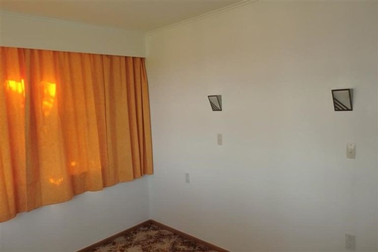 Photo of property in 14 Gills Avenue, Papakura, 2110