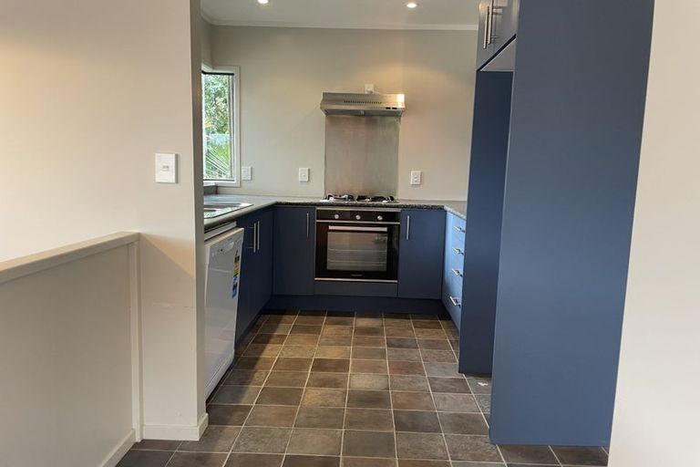 Photo of property in 19 Rayner Road, Piha, New Lynn, 0772