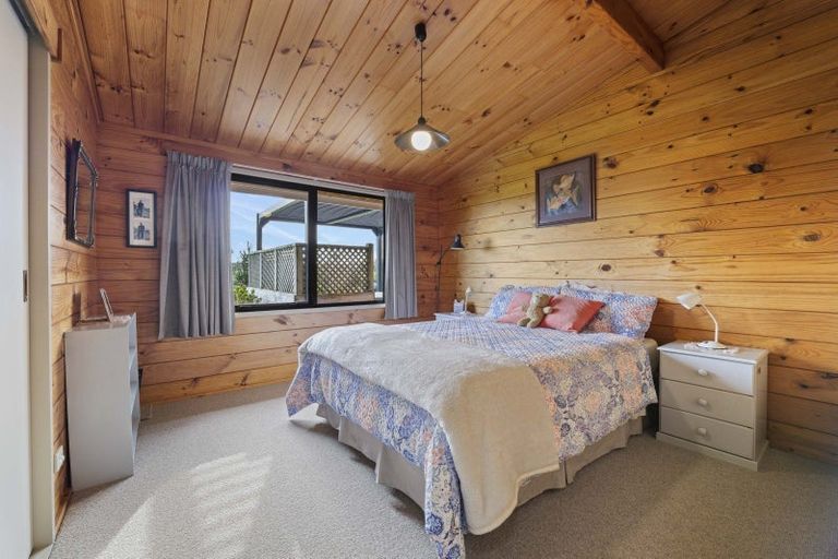 Photo of property in 6 Byron Place, Whalers Gate, New Plymouth, 4310