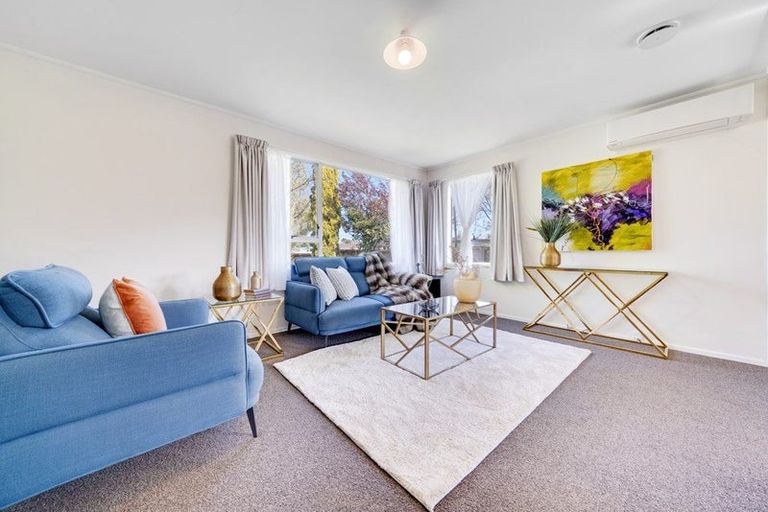 Photo of property in 2 Lipton Grove, Opaheke, Papakura, 2113