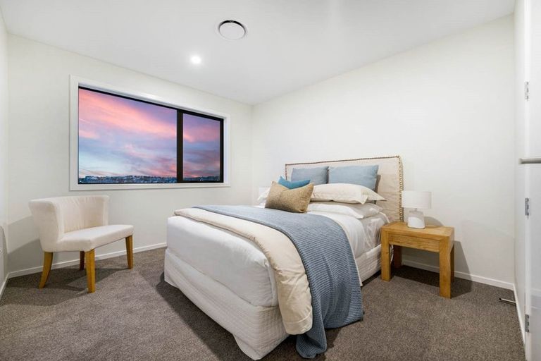 Photo of property in 29 Kumukumu Road, Long Bay, Auckland, 0630