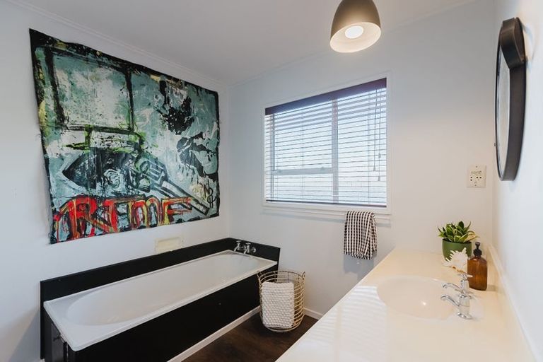 Photo of property in 7 Livet Place, Papakowhai, Porirua, 5024